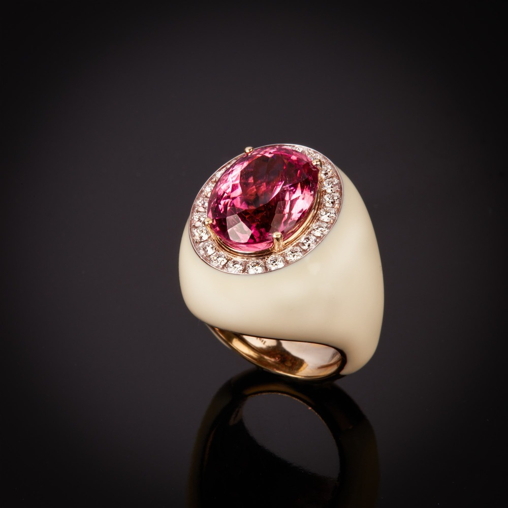 Anello scudo in argento rosato con smalto bianco e pietra blu – SOGNI