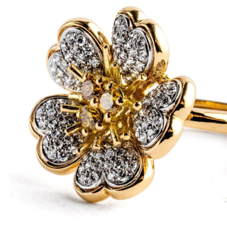 Petit Fleurs , Anello con diamanti