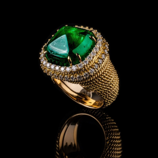 Firenze, Anello con pietra di colore e diamanti