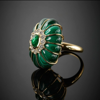 Bon Bon, Anello con pietra di colore, pietre dure e diamanti 