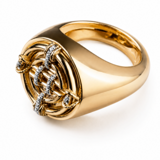 Anello in oro giallo con diamanti taglio a brillante dettaglio
