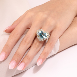 Emozione, Anello con pietra di colore e diamanti