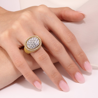 Firenze, Anello in oro con diamanti