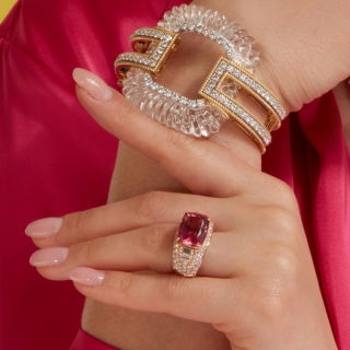 Lola, Anello con pietra di colore e diamanti