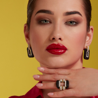 Nodo D'amore, Orecchini con pietre dure e diamanti