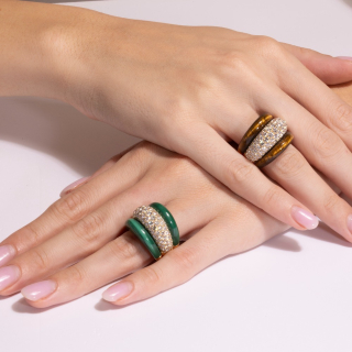 Sabina, Anello con pietra dura e diamanti