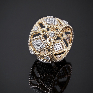 Amabilia, Anello in oro e diamanti