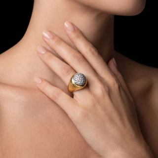 Mondo, Anello in oro e diamanti