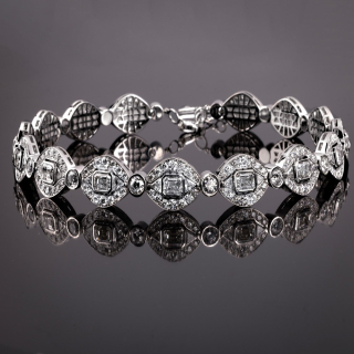 Dana, Affascinante collier con diamanti taglio fantasia