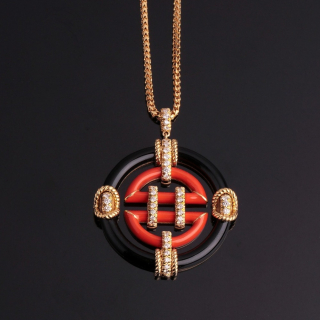 Oriente, Collana con smalto e diamanti