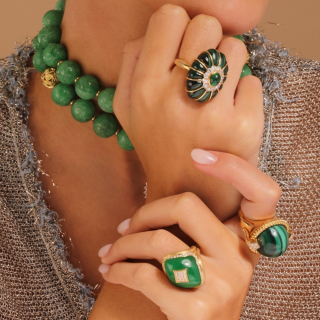 Giove, Anello con pietra dura e diamanti