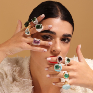 Emozione, Anello con pietra di colore e diamanti