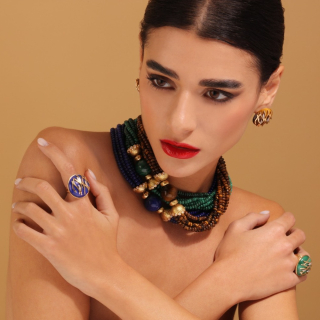 Clotilde, Collana in oro e pietre dure