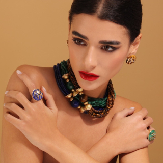 Clotilde, Collana in oro e pietre dure