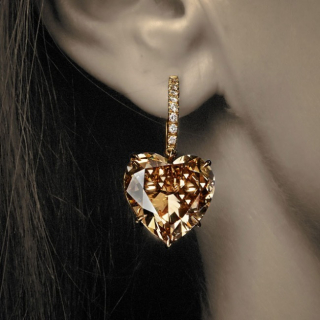 Regina Di Cuori, Magnifici orecchini con diamanti bianco e Fancy Orange taglio cuore