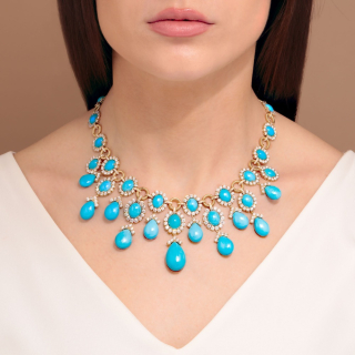 Cleopatra, Girocollo in pietre dure e diamanti