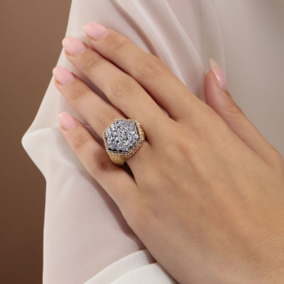 Firenze, Anello in oro con diamanti