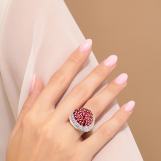 Fragola, Anello con pietra di colore e diamanti