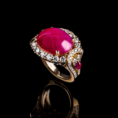 Rubinia , Anello con rubino Birmano e diamanti&nbsp;