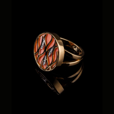 Fiammetta, Anello con pietra dura e diamanti