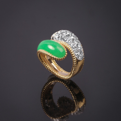 Anniversary, Anello con pietra dura e diamanti