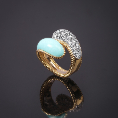 Anniversary, Anello con pietra dura e diamanti