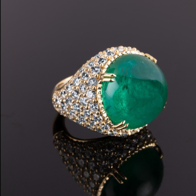 Cassandra, Anello
con pietra di colore e diamanti&nbsp;&nbsp;