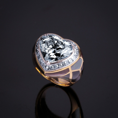 Mina, Anello con romantico diamante taglio cuore