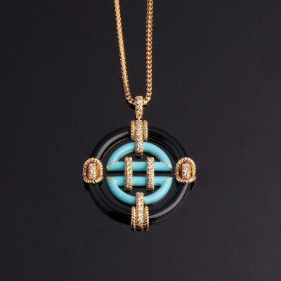 Oriente, Collana con smalto e diamanti