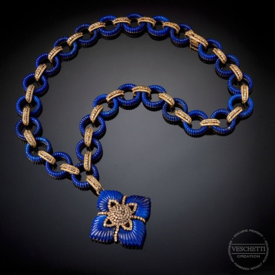 Vibrazioni, Collana con pietre dure e diamanti