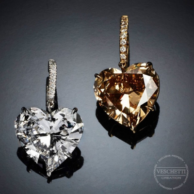 Regina Di Cuori, Magnifici orecchini con diamanti bianco e Fancy Orange taglio cuore