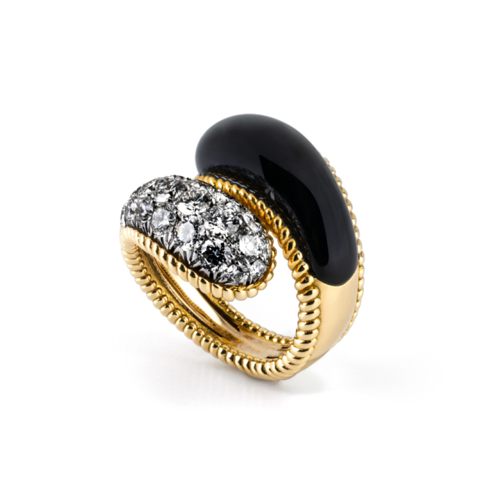 Anello in oro con onice e diamanti