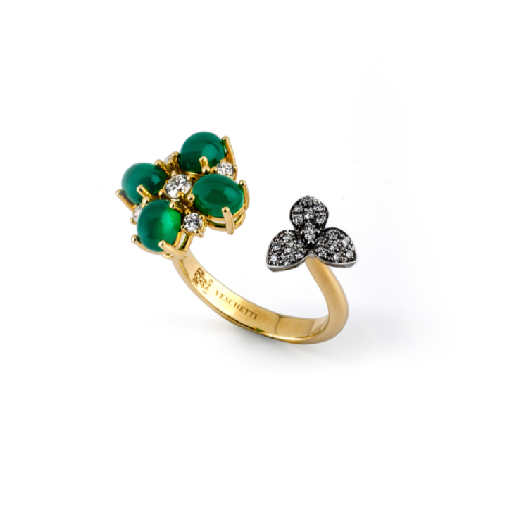 Anello in oro giallo e bianco con agata verde e diamanti