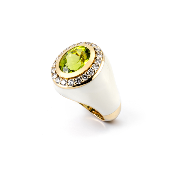 Anello in Oro Giallo e smalto bianco con Peridoto e Diamanti