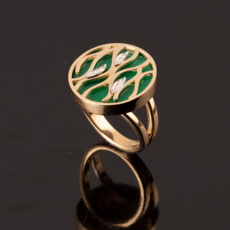 Fiammetta, Anello con pietra dura e diamanti