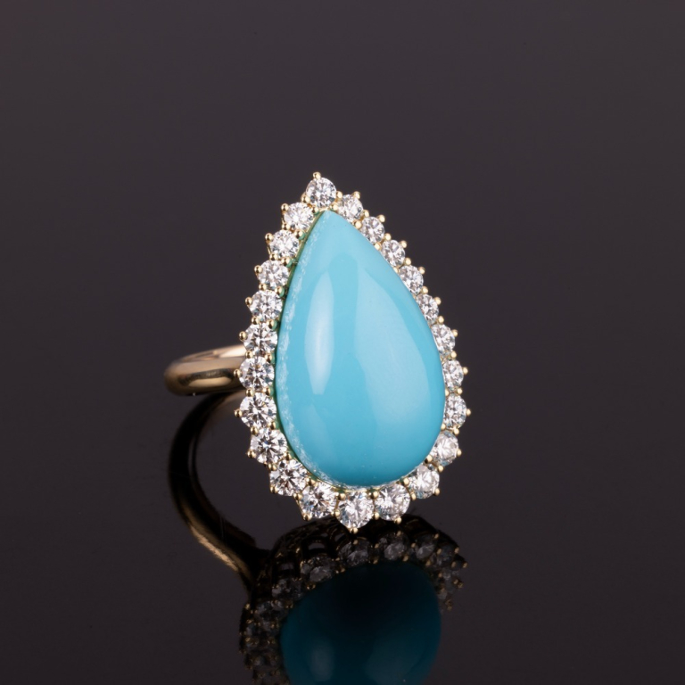 Frida, Anello con pietra dura e diamanti