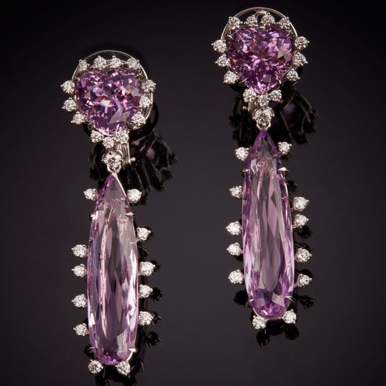 Elsa, Orecchini con pietre di colore e
diamanti