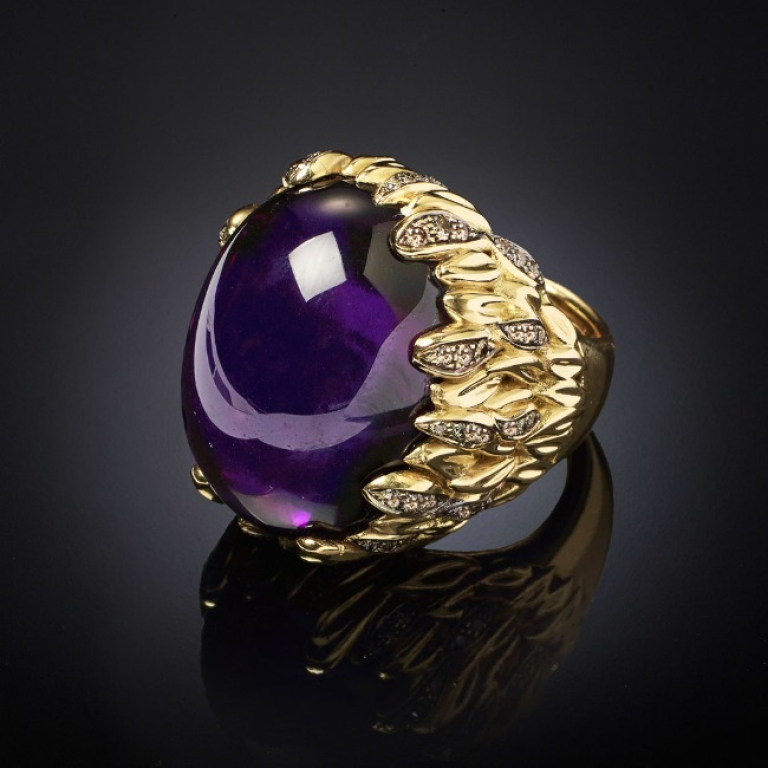 Intreccio, Anello con pietra di colore e diamanti