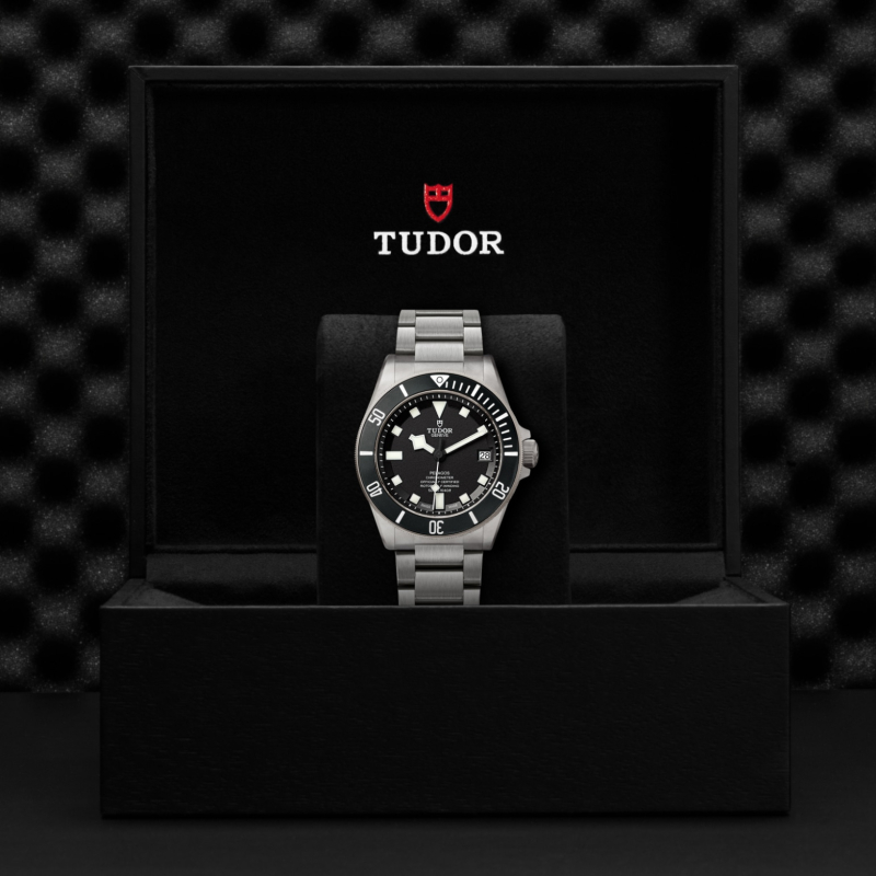 Pelagos m25600tn-0001